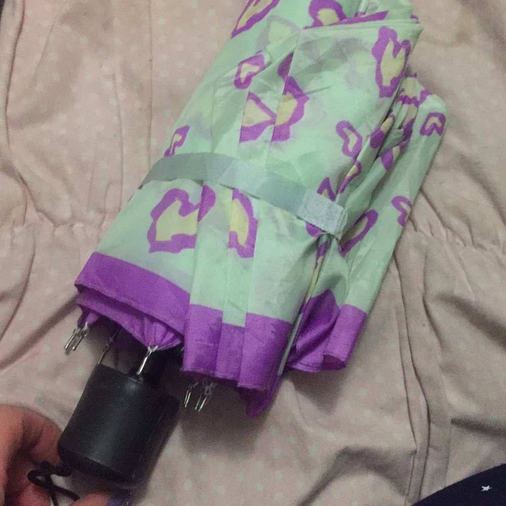 Cute umbrella ☂ w hearts